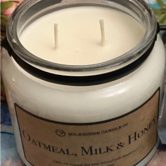 Milkhouse co 16oz oatmeal milk n honey all soy bee wax - Picture 2 of 2